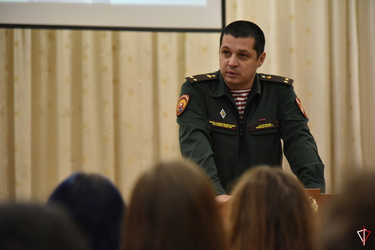 Представитель Саратовского военного института Росгвардии провел профориентационные встречи с выпускниками школ Удмуртии