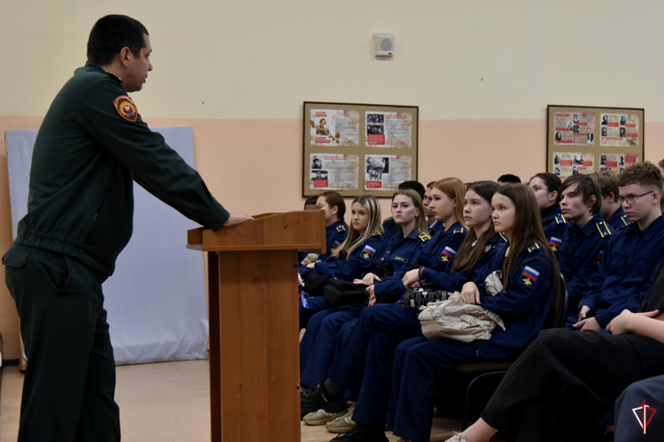 Представитель Саратовского военного института Росгвардии провел профориентационные встречи с выпускниками школ Удмуртии