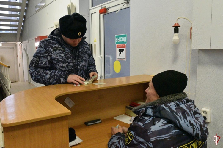 Сотрудники Управления Росгвардии по Удмуртской Республике осуществляют контроль за оборотом оружия на Всероссийских соревнованиях по биатлону