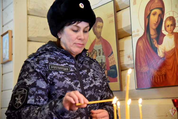 В храме на территории Управления Росгвардии по Удмуртской Республике состоялось праздничное богослужение, посвящённое Богоявлению