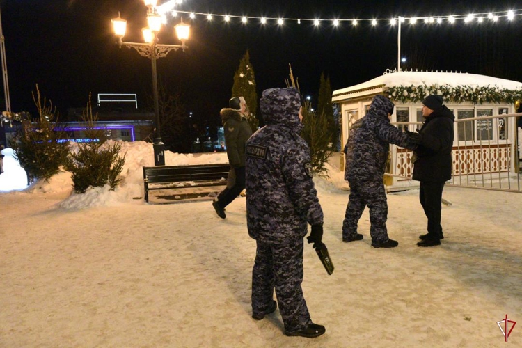 В Удмуртии росгвардейцы обеспечили правопорядок в период празднования Рождества Христова