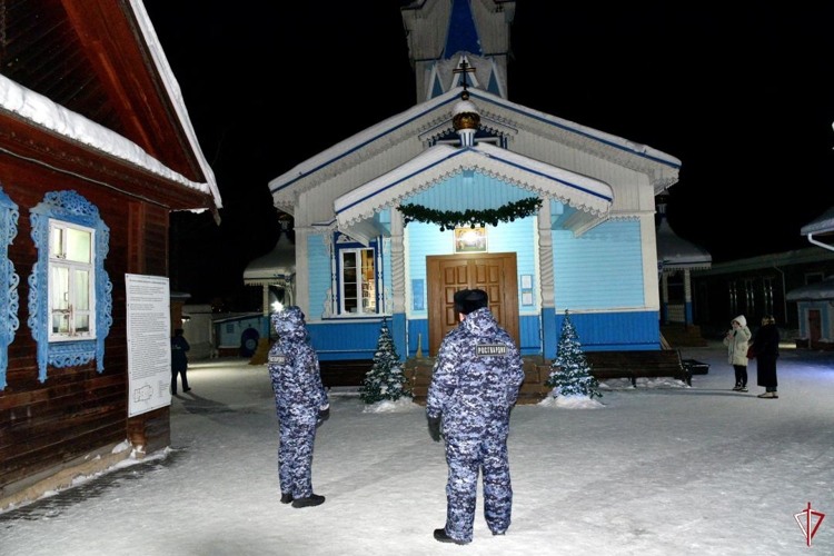 В Удмуртии росгвардейцы обеспечили правопорядок в период празднования Рождества Христова
