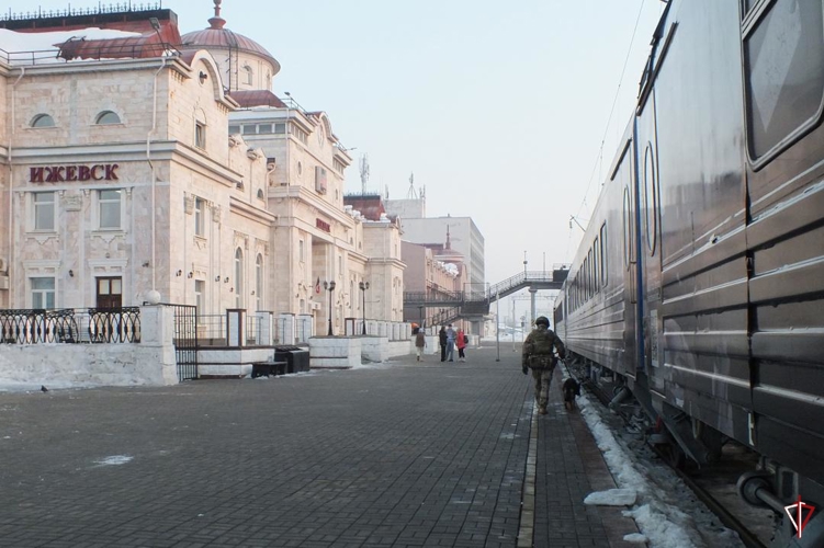В Удмуртии росгвардейцы обеспечили безопасность выставки «Поезд Победы»