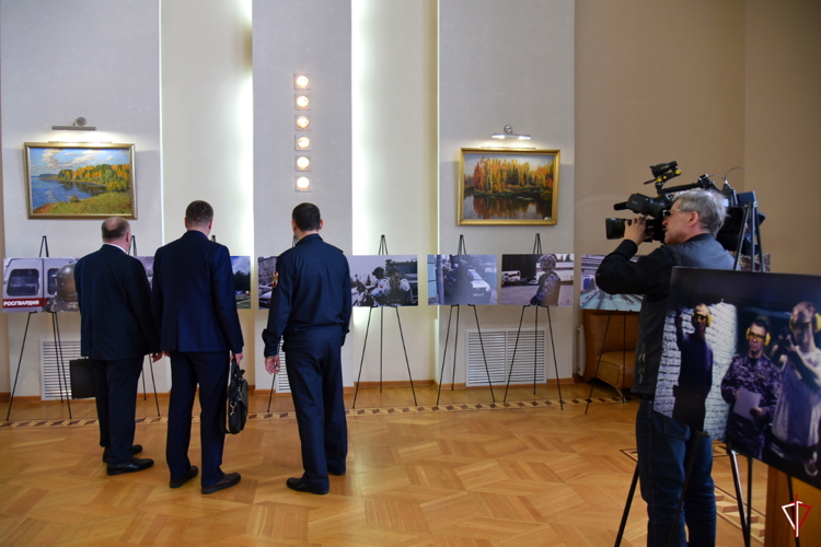 В Удмуртии открылась фотовыставка, посвященная 10-летию Росгвардии (видео)