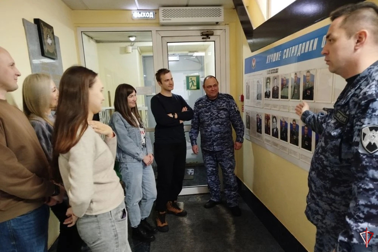 В Ижевске сотрудники вневедомственной охраны Росгвардии провели День открытых дверей