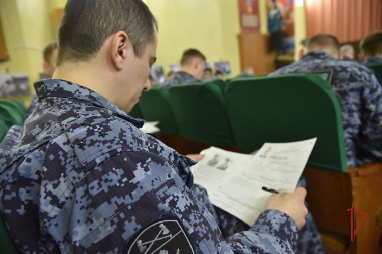 Сотрудники Управления Росгвардии по Удмуртской Республике присоединились к Всероссийской акции «Диктант Победы»