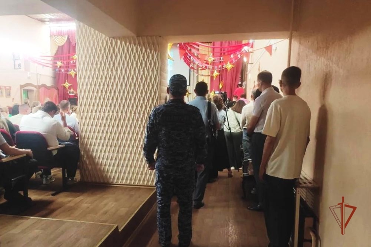 Росгвардейцы обеспечили охрану общественного правопорядка в день проведения «Последнего звонка» в Удмуртии