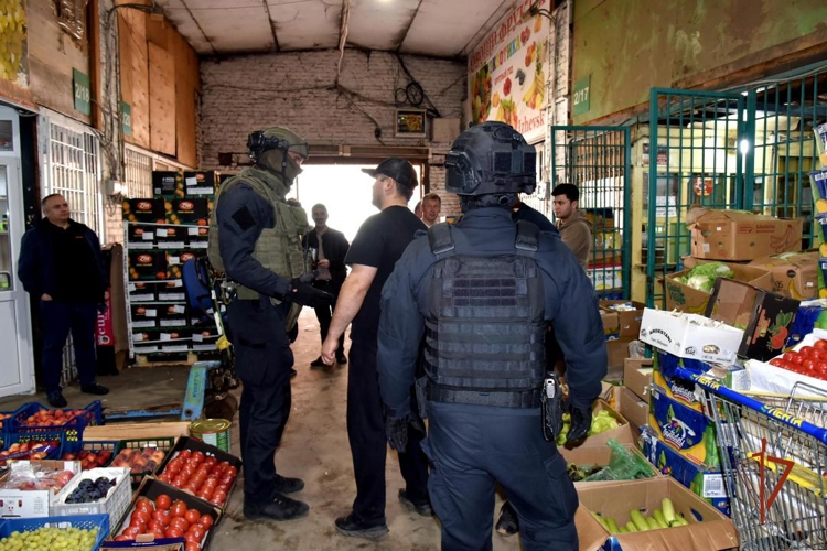 В Удмуртии при поддержке спецназа Росгвардии проведен 1 этап оперативно-профилактического мероприятия «Нелегал» (видео)