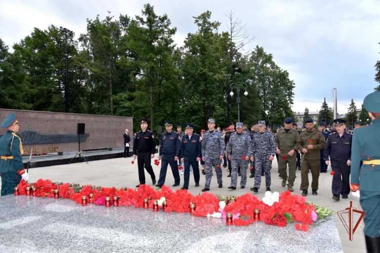 В Удмуртии росгвардейцы почтили память погибших в годы Великой Отечественной войны