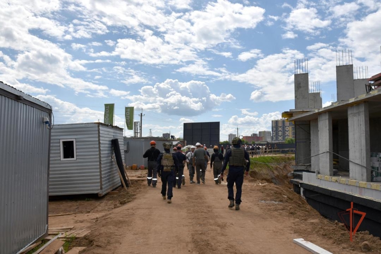 В Удмуртии при поддержке спецназа Росгвардии проведен 1 этап оперативно-профилактического мероприятия «Нелегал» (видео)