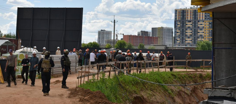 В Удмуртии при поддержке спецназа Росгвардии проведен 1 этап оперативно-профилактического мероприятия «Нелегал» (видео)