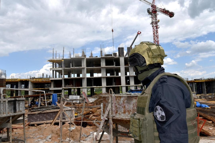 В Удмуртии при поддержке спецназа Росгвардии проведен 1 этап оперативно-профилактического мероприятия «Нелегал» (видео)
