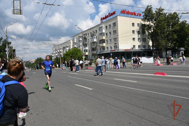 В Удмуртии росгвардейцы приняли участие в забеге «Динамовская миля»