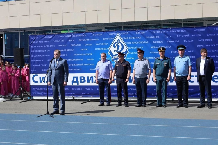 В Удмуртии росгвардейцы приняли участие в турнире по мини-футболу среди сотрудников силовых структур, посвященном Дню России