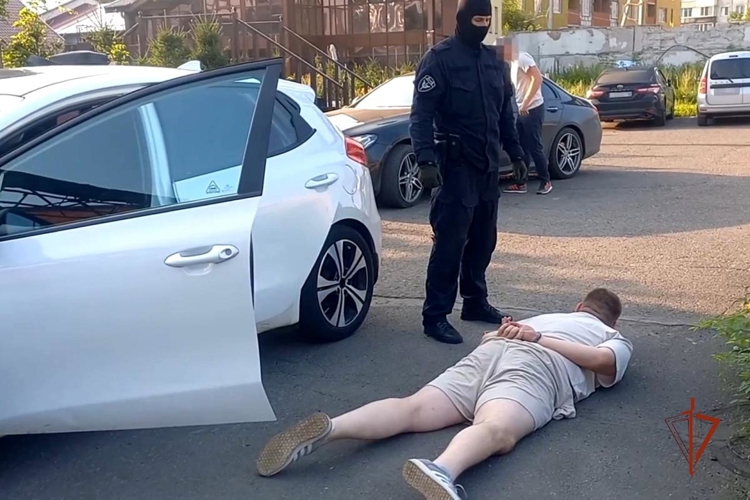 В Ижевске при силовой поддержке спецназа Росгвардии пресечена деятельность организованной группы, занимавшейся организацией занятия проституцией с участием несовершеннолетних (видео)