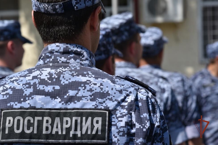 В период отпусков росгвардейцы напоминают жителям Удмуртии о возможности оснащения транспортных средств тревожной сигнализацией