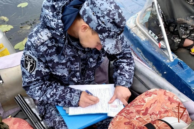 В Удмуртии сотрудники Росгвардии и Минприроды проводят профмероприятия по соблюдению законодательства в области охоты и оборота оружия (видео)