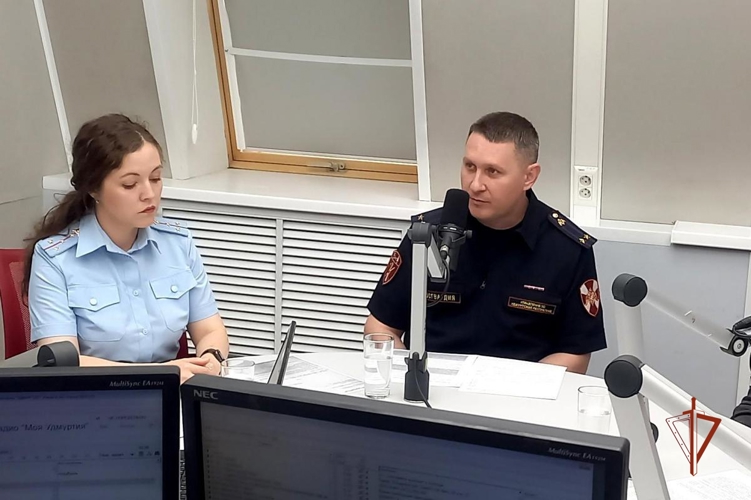 Заместитель начальника Управления Росгвардии по Удмуртской Республике принял участие в эфире радио «Моя Удмуртия»