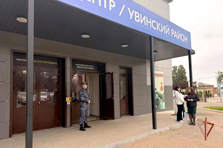 Росгвардейцы обеспечили охрану правопорядка при проведении Дня знаний в Удмуртии