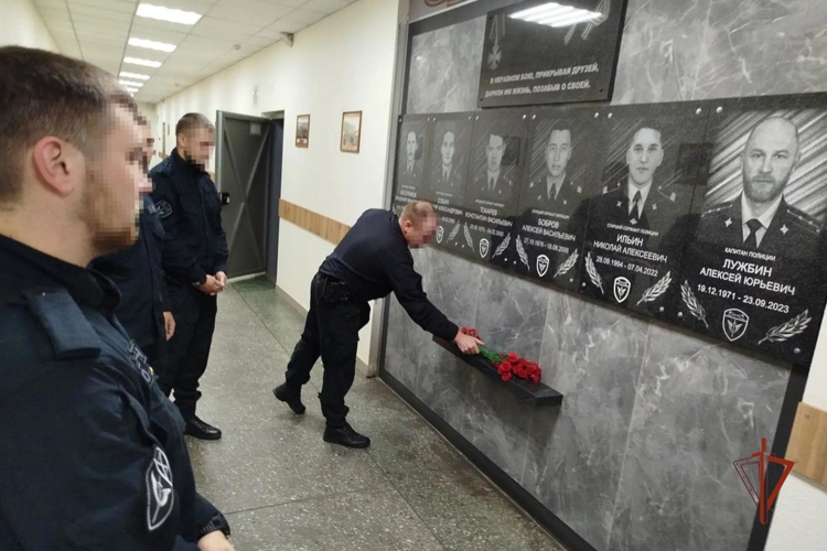 В Удмуртии в День солидарности в борьбе с терроризмом в подразделениях спецназа Росгвардии состоялись памятные митинги