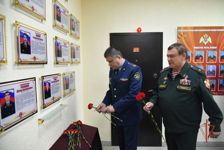 В Управлении Росгвардии по Удмуртcкой Республике состоялось открытие стены памяти сотрудникам, погибшим при выполнении служебного долга