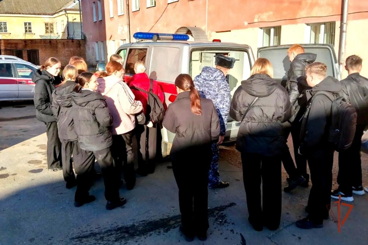 В Удмуртии сотрудники вневедомственной охраны провели День открытых дверей для кадет