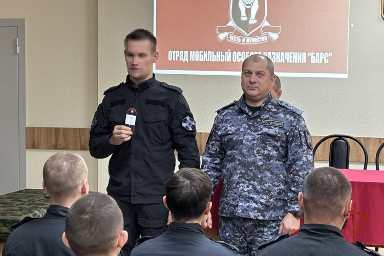 Начальник Управления Росгвардии по Удмуртской Республике поздравил личный состав ОМОН «Барс» с профессиональным праздником