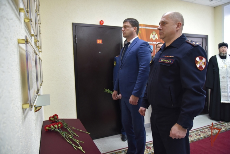 В Управлении Росгвардии по Удмуртcкой Республике состоялось открытие стены памяти сотрудникам, погибшим при выполнении служебного долга